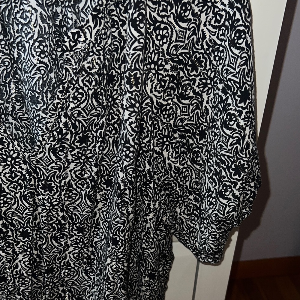 GAP Women's Monochrome Patterned Blouse - Picture 3 of 8